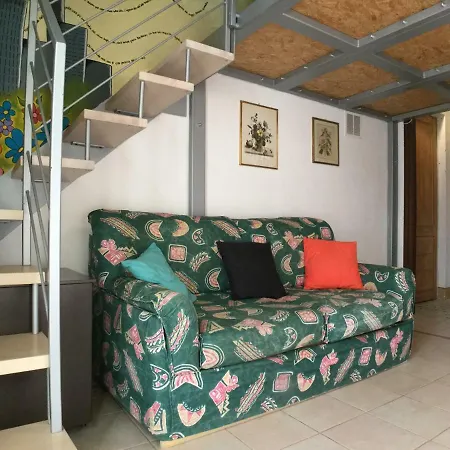 Garibaldi Mini Loft Apartment